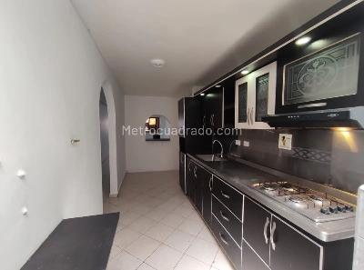Casa de 4 alcobas en venta en Cabañitas, Bello, 107 m² · foto 2 de 18