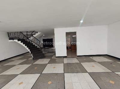 Casa de 4 alcobas en arriendo en Estadio, Medellín, 290 m² · foto 2 de 20