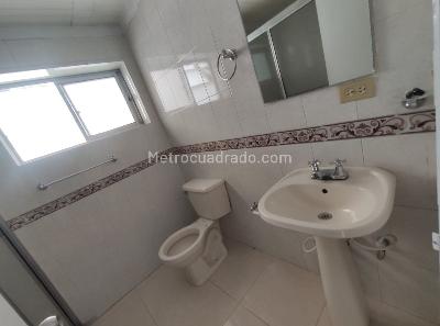 Casa de 4 alcobas en arriendo en Estadio, Medellín, 290 m² · foto 8 de 20