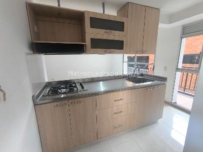 Apartamento en venta en Ditaires, Itagüí · foto 3 de 18