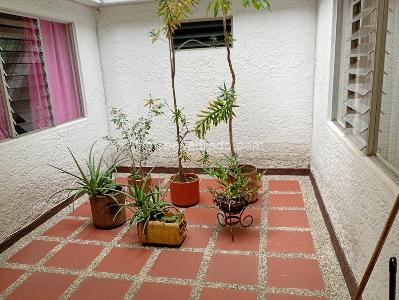 Casa de 5 alcobas en arriendo en Estadio Florida Nueva, Medellín, 375 m² · foto 15 de 20