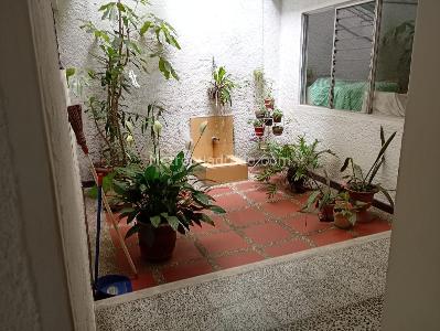 Casa de 5 alcobas en arriendo en Estadio Florida Nueva, Medellín, 375 m² · foto 16 de 20