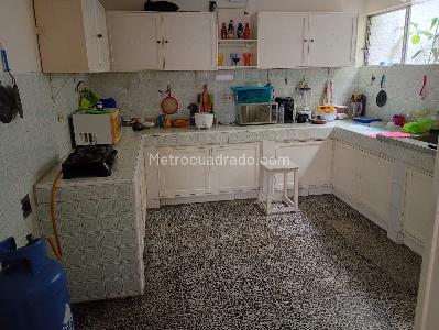 Casa de 5 alcobas en arriendo en Estadio Florida Nueva, Medellín, 375 m² · foto 5 de 20