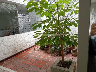 Casa de 5 alcobas en arriendo en Estadio Florida Nueva, Medellín, 375 m² · foto 19 de 20