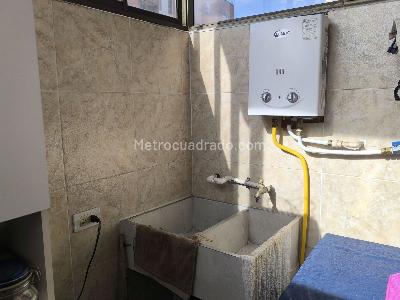 Apartamento de 3 alcobas en venta en Laureles La Castellana, Medellín, 90 m² · foto 19 de 20