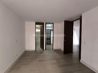 Apartamento de 3 alcobas en venta en Loma Del Chocho, Envigado, 140 m² · foto 3 de 20