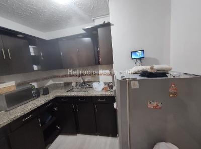 Apartamento de 3 alcobas en venta en Laureles, Medellín, 103 m² · foto 2 de 18