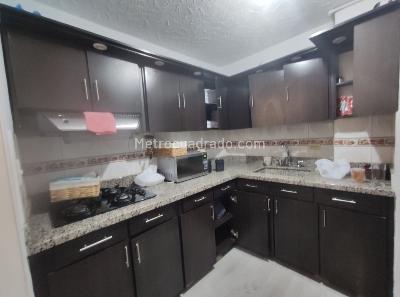 Apartamento de 3 alcobas en venta en Laureles, Medellín, 103 m² · foto 3 de 18