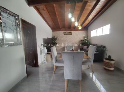 Apartamento de 3 alcobas en venta en Laureles, Medellín, 143 m² · foto 2 de 20