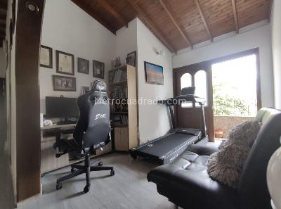 Apartamento de 3 alcobas en venta en Laureles, Medellín, 143 m² · foto 14 de 20