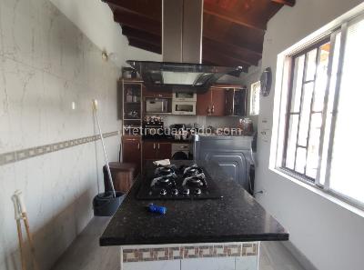 Apartamento de 3 alcobas en venta en Laureles, Medellín, 143 m² · foto 5 de 20