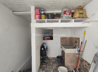 Apartamento de 3 alcobas en venta en Laureles, Medellín, 143 m² · foto 16 de 20