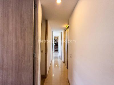 Apartamento de 3 alcobas en venta en San German, Medellín, 75 m² · foto 8 de 20