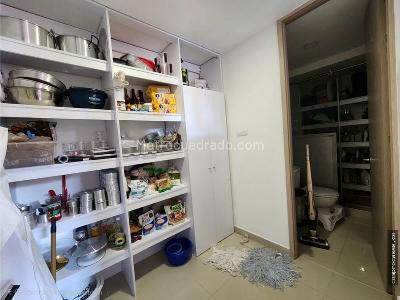Apartamento de 3 alcobas en venta en San Jose, Sabaneta, 134 m² · foto 15 de 19