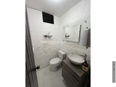 Casa en venta en El Nogal, Medellín · foto 10 de 17