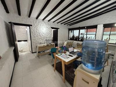 Casa en venta en El Nogal, Medellín · foto 7 de 17