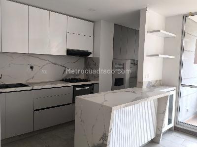 Apartamento de 3 alcobas en venta en Los Colores, Medellín, 94 m² · foto 2 de 20