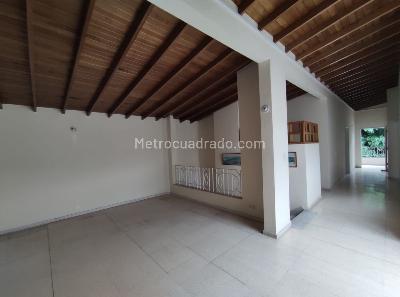 Casa de 3 alcobas en venta en Cuarta Brigada, Medellín, 141 m² · foto 3 de 20