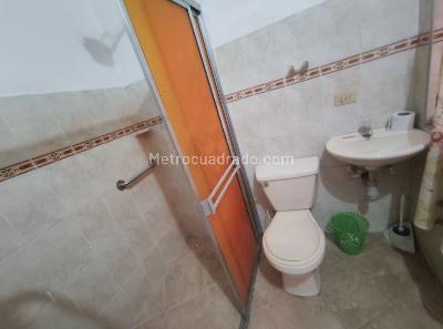 Casa de 3 alcobas en venta en Manrique, Medellín, 115 m² · foto 9 de 17