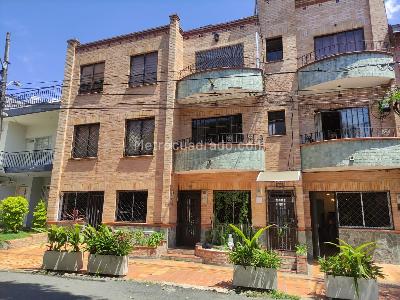 Apartamento de 1 alcoba en arriendo en Laureles, Medellín, 32 m² · foto 2 de 12