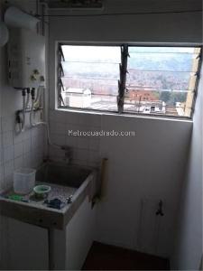 Apartamento de 3 alcobas en venta en Veinte De Julio, Medellín, 83 m² · foto 10 de 15