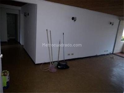 Apartamento de 3 alcobas en venta en Veinte De Julio, Medellín, 83 m² · foto 13 de 15