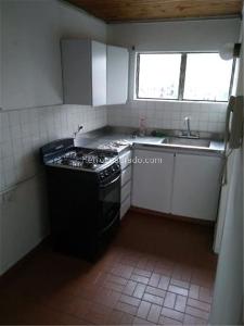 Apartamento de 3 alcobas en venta en Veinte De Julio, Medellín, 83 m² · foto 2 de 15