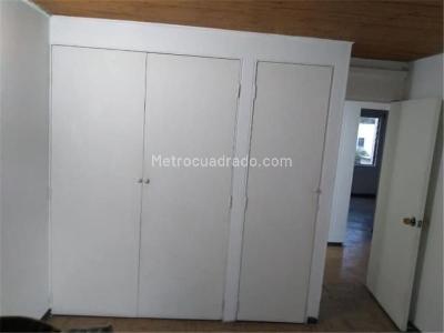Apartamento de 3 alcobas en venta en Veinte De Julio, Medellín, 83 m² · foto 4 de 15