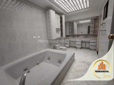 Apartamento de 4 alcobas en venta en Edificio Fuente Leon, Ibagué, 270 m² · foto 3 de 19