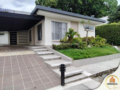 Casa de 5 alcobas en arriendo en Conjunto Rincon Del Vergel, Ibagué, 250 m² · foto 2 de 10