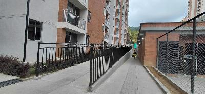 Apartamento de 3 alcobas en venta en Molinos Altos, Floridablanca, 62 m² · foto 2 de 20