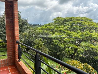 Casa de 4 alcobas en venta en Vereda Tribunas, Pereira · foto 10 de 20