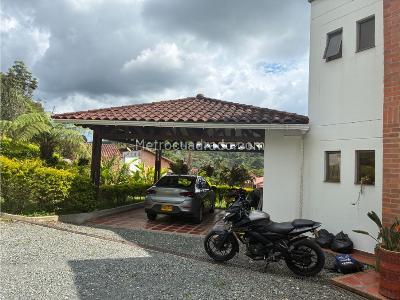 Casa de 4 alcobas en venta en Vereda Tribunas, Pereira · foto 14 de 20