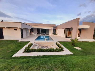 Casa de 4 alcobas en venta en Cerritos, Pereira, 450 m² · foto 2 de 20