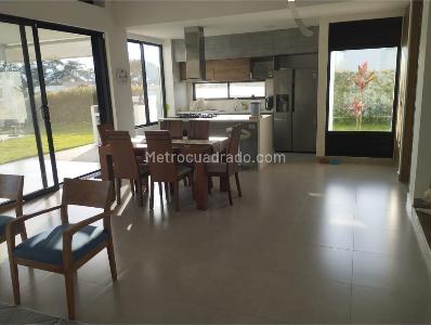 Casa de 3 alcobas en venta en El Tigre, Pereira, 100 m² · foto 2 de 5