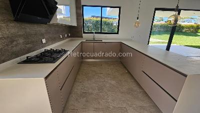 Casa de 4 alcobas en venta en Cerritos Cafelia, Pereira, 350 m² · foto 12 de 17