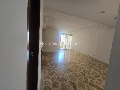 Apartamento de 4 alcobas en venta en Laureles, Medellín, 137 m² · foto 18 de 20