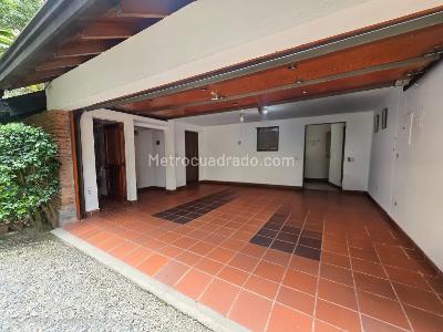 Casa de 3 alcobas en venta en Holanda, Sabaneta, 370 m² · foto 18 de 20