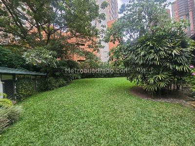 Casa de 3 alcobas en venta en Holanda, Sabaneta, 370 m² · foto 19 de 20