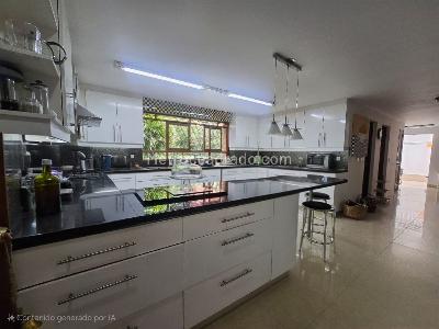 Casa de 3 alcobas en venta en Holanda, Sabaneta, 370 m² · foto 4 de 20