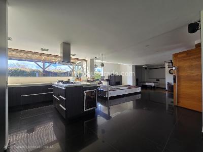 Casa de 4 alcobas en venta en Loma Del Escobero, Envigado, 316 m² · foto 13 de 20