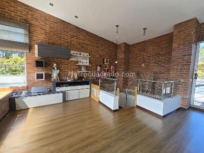 Casa de 4 alcobas en venta en Loma Del Escobero, Envigado, 316 m² · foto 12 de 20