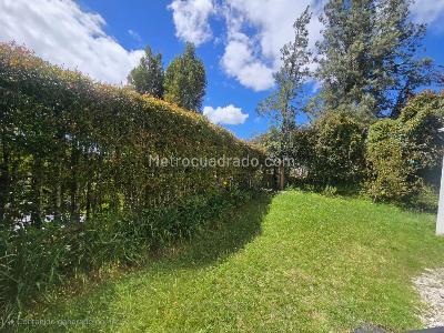 Casa de 4 alcobas en venta en Loma Del Escobero, Envigado, 316 m² · foto 2 de 20
