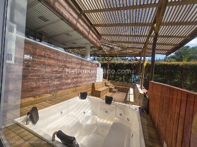 Casa de 4 alcobas en venta en Loma Del Escobero, Envigado, 316 m² · foto 8 de 20
