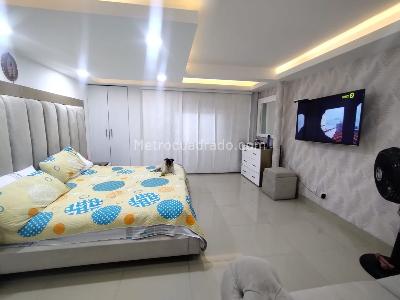 Casa de 4 alcobas en venta en Champagñat, Cali, 250 m² · foto 11 de 17