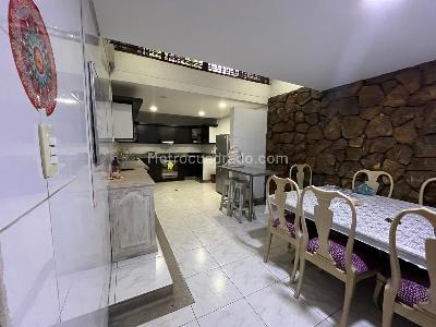 Casa de 5 alcobas en venta en Miraflores, Cali, 785 m² · foto 14 de 18