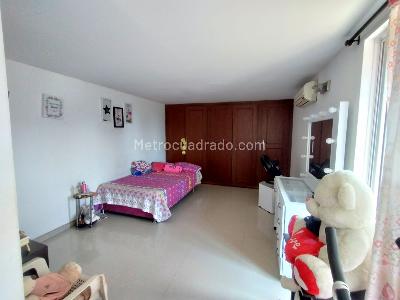Apartamento de 3 alcobas en venta en Torres De Comfandi, Cali, 129 m² · foto 12 de 15