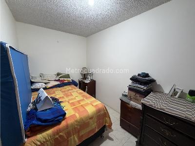 Casa de 5 alcobas en venta en El Poblado, Mosquera, 216 m² · foto 9 de 20