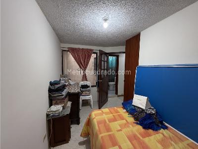Casa de 5 alcobas en venta en El Poblado, Mosquera, 216 m² · foto 10 de 20