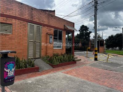 Casa de 3 alcobas en venta en Santillana, Mosquera, 84 m² · foto 12 de 20